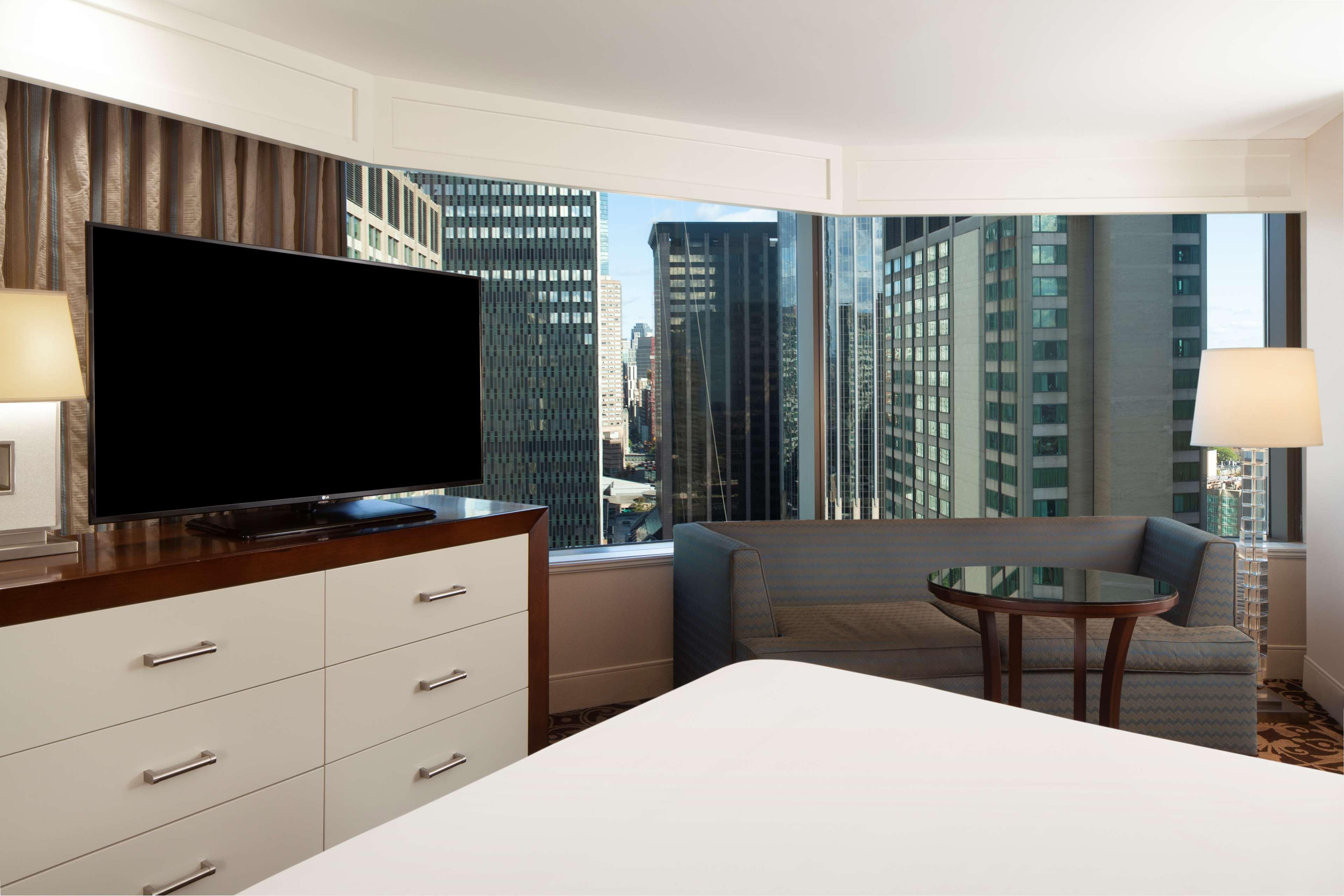 Отель Hilton Boston Back Bay Экстерьер фото