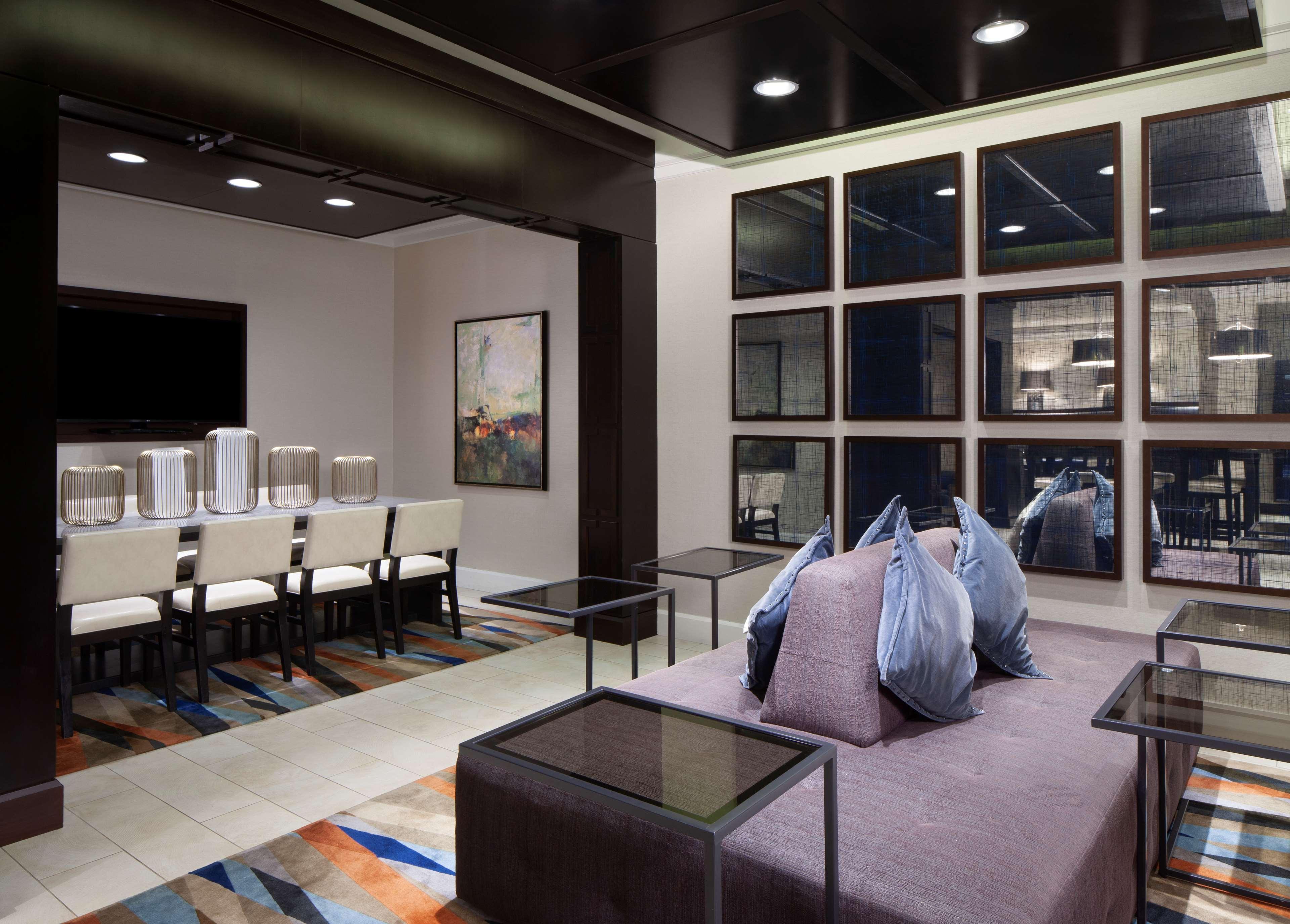 Отель Hilton Boston Back Bay Экстерьер фото