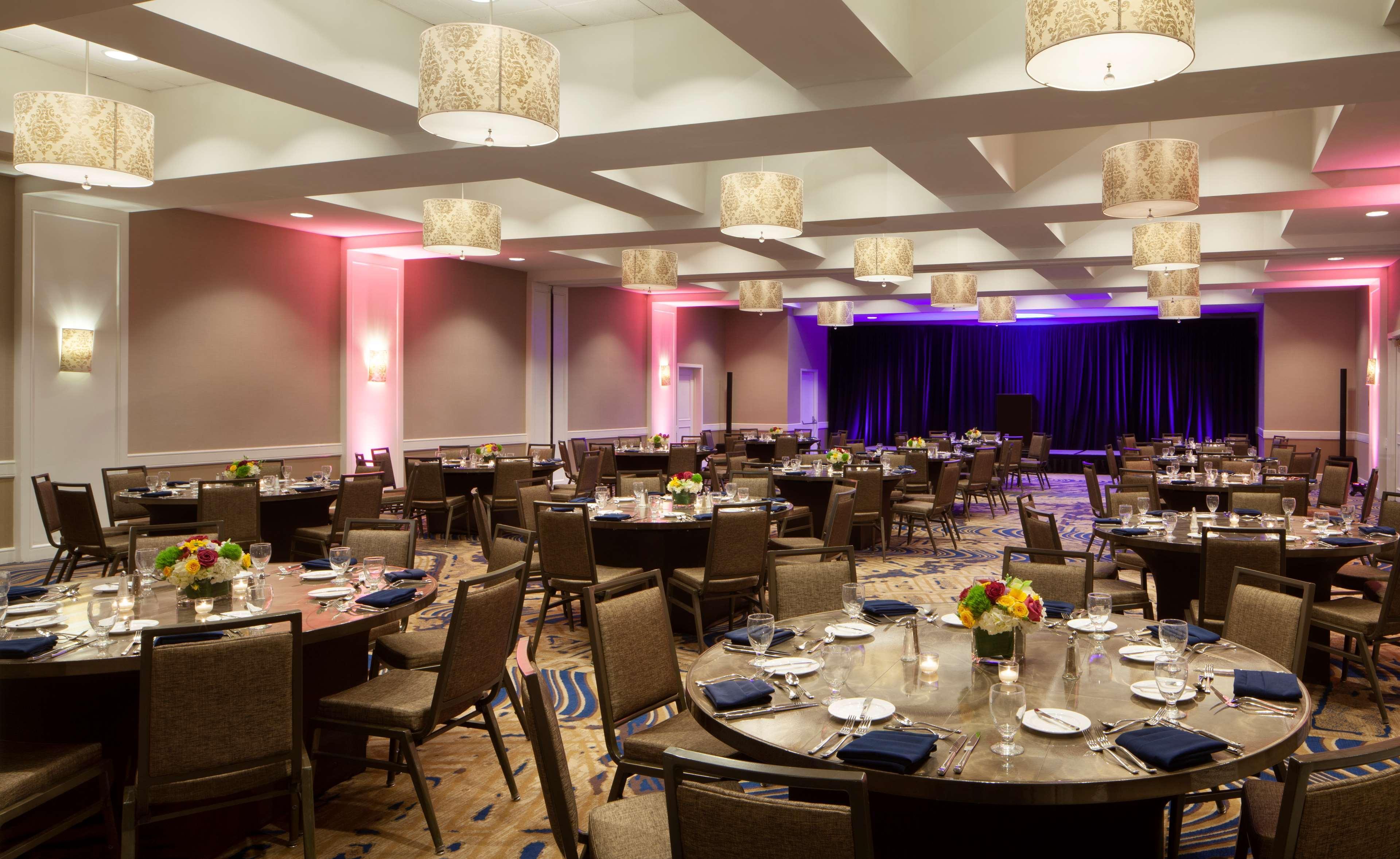 Отель Hilton Boston Back Bay Экстерьер фото