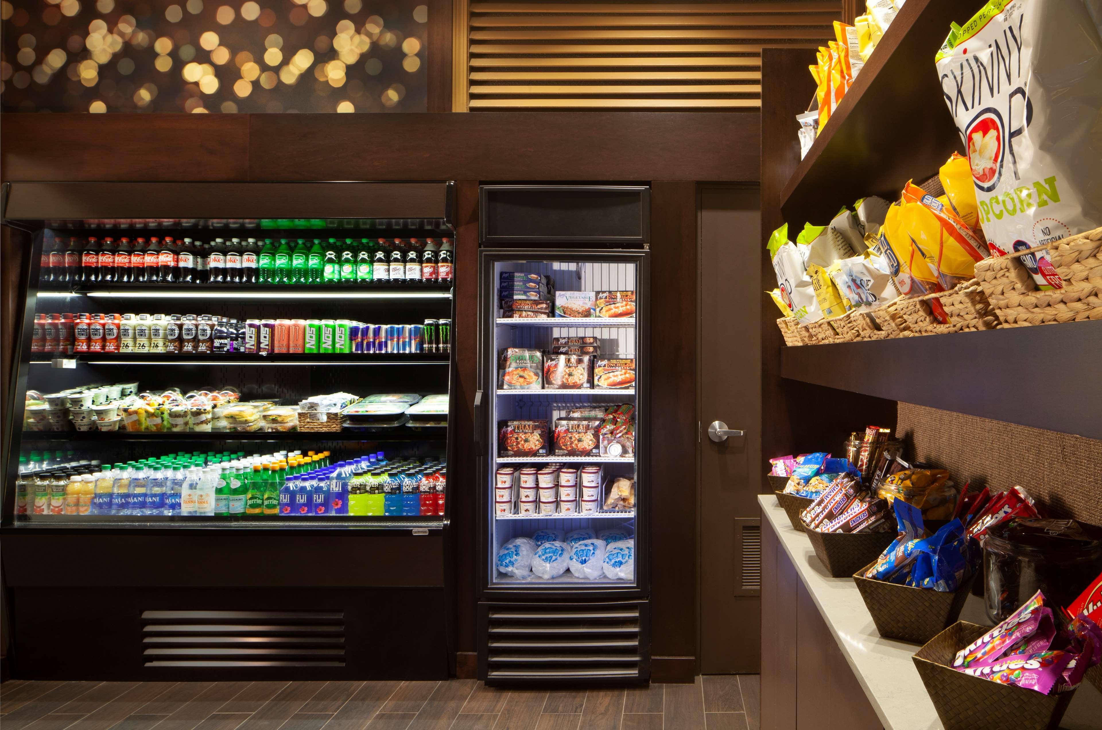 Отель Hilton Boston Back Bay Экстерьер фото