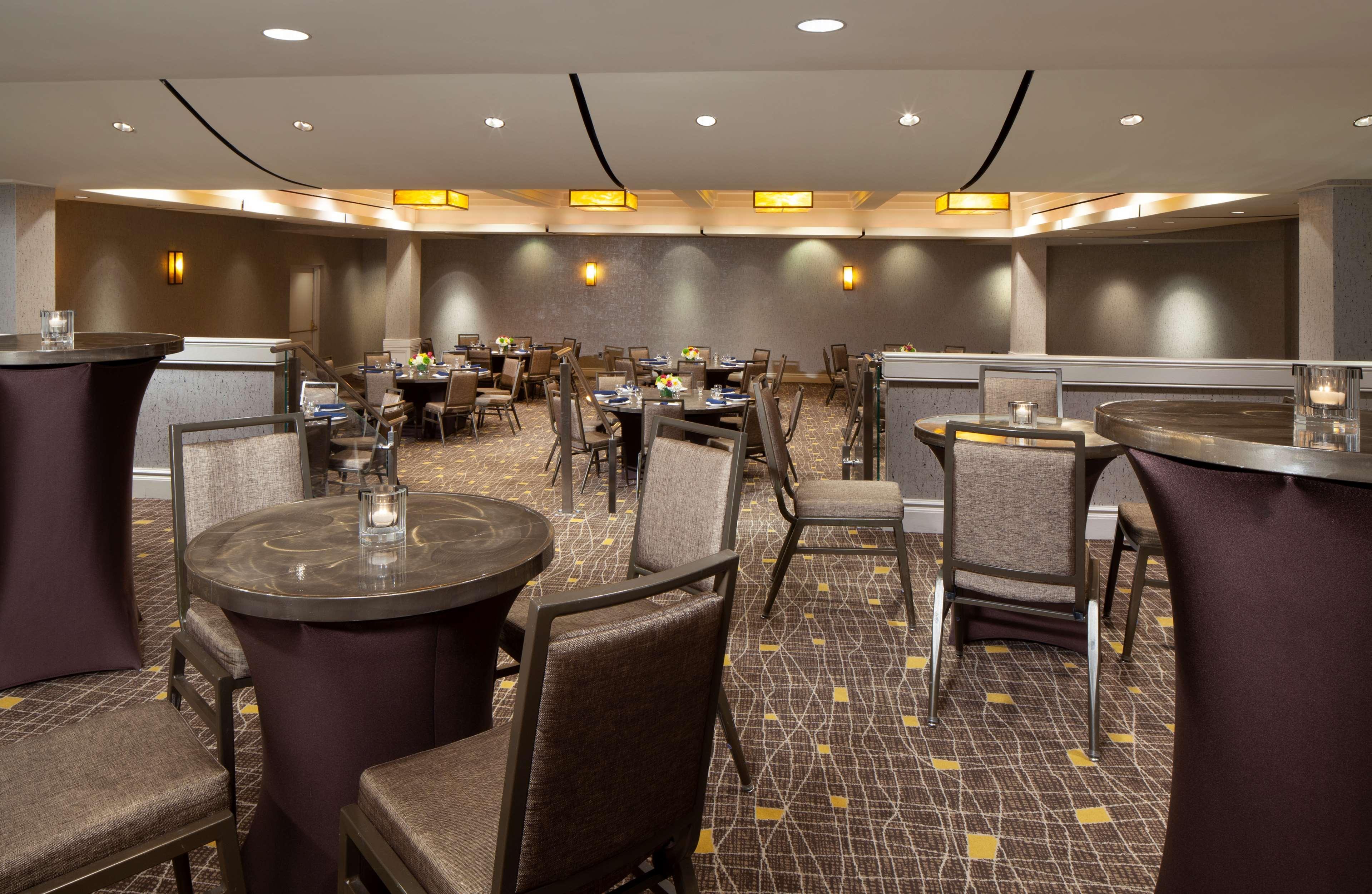 Отель Hilton Boston Back Bay Экстерьер фото