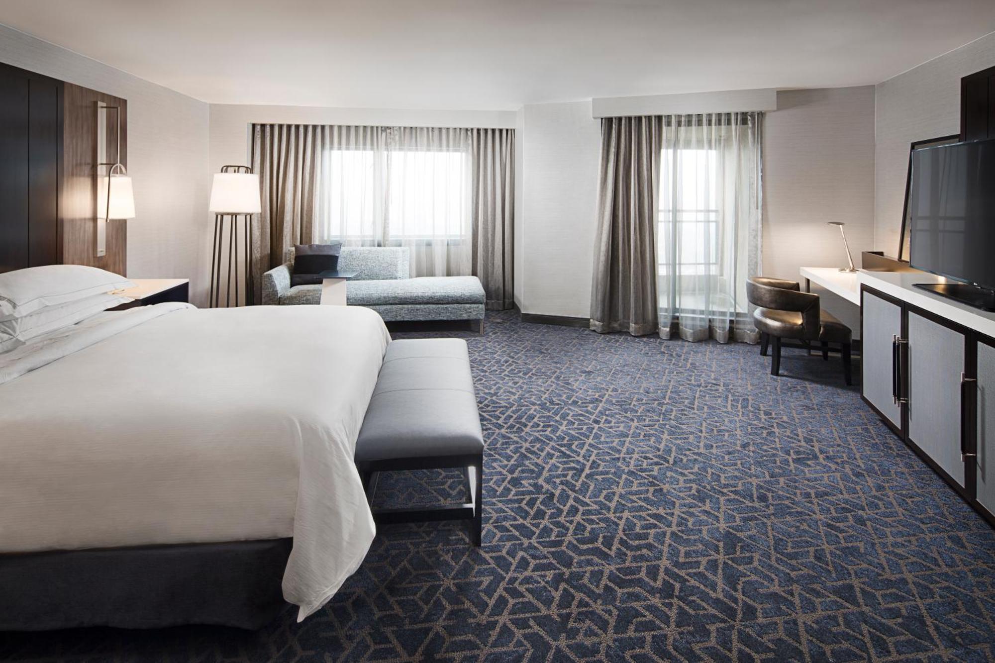 Отель Hilton Boston Back Bay Экстерьер фото