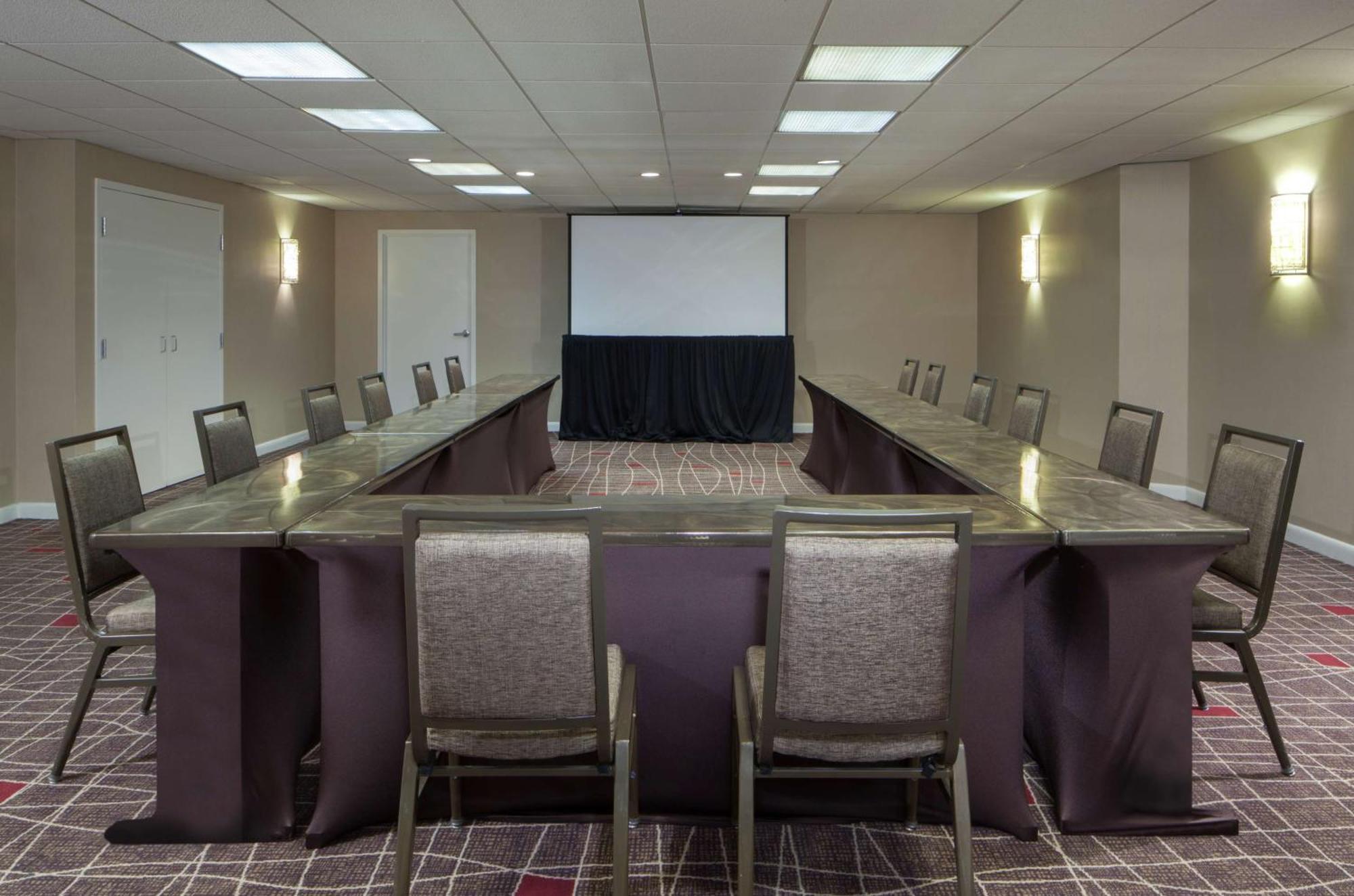 Отель Hilton Boston Back Bay Экстерьер фото