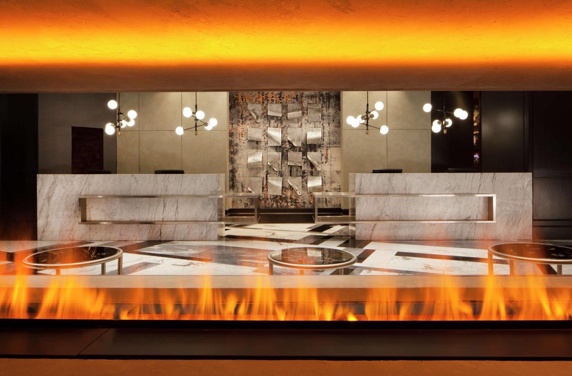 Отель Hilton Boston Back Bay Экстерьер фото