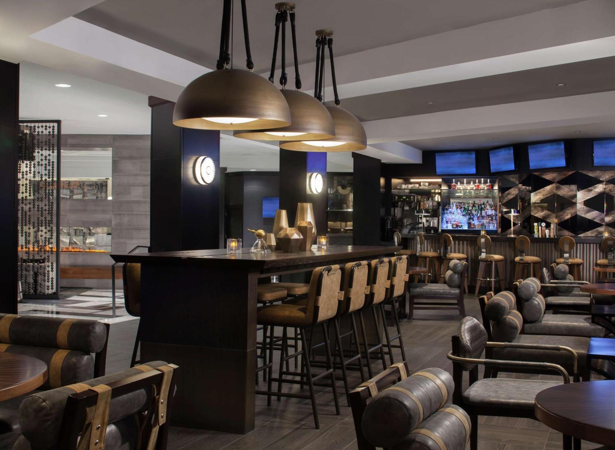 Отель Hilton Boston Back Bay Экстерьер фото