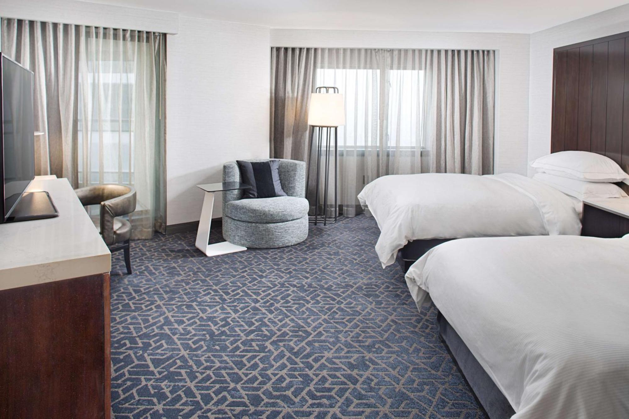 Отель Hilton Boston Back Bay Экстерьер фото