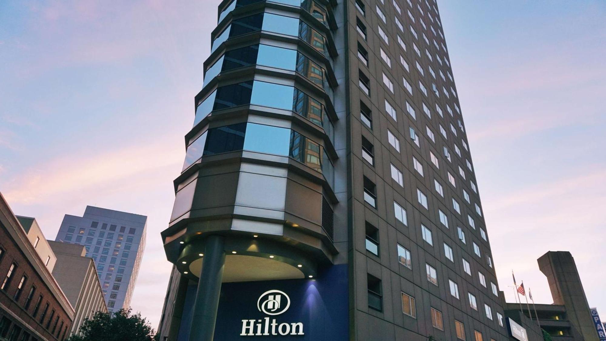 Отель Hilton Boston Back Bay Экстерьер фото