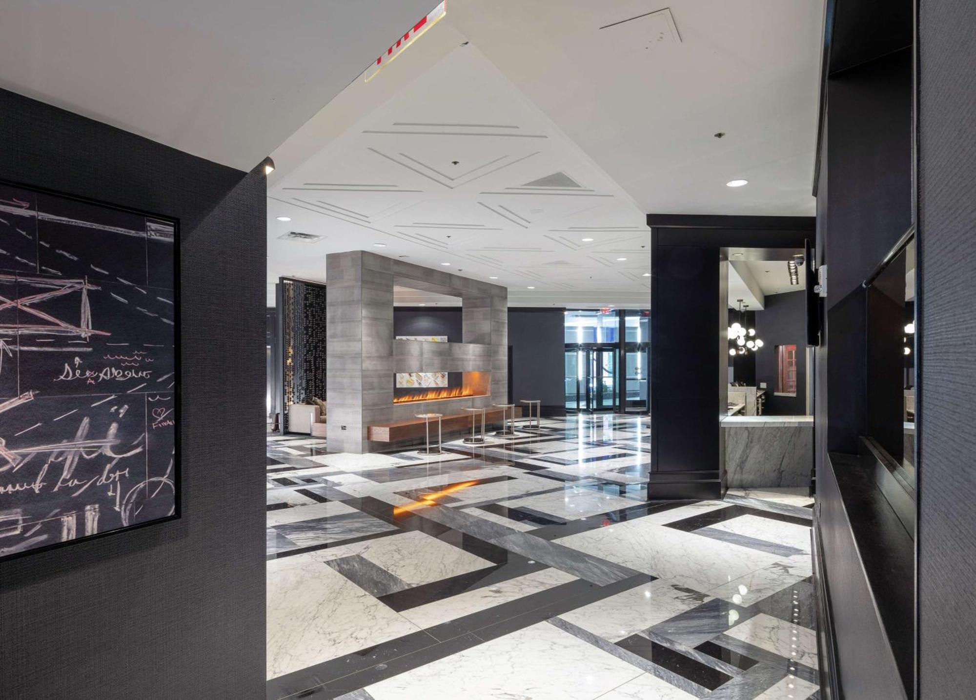 Отель Hilton Boston Back Bay Экстерьер фото