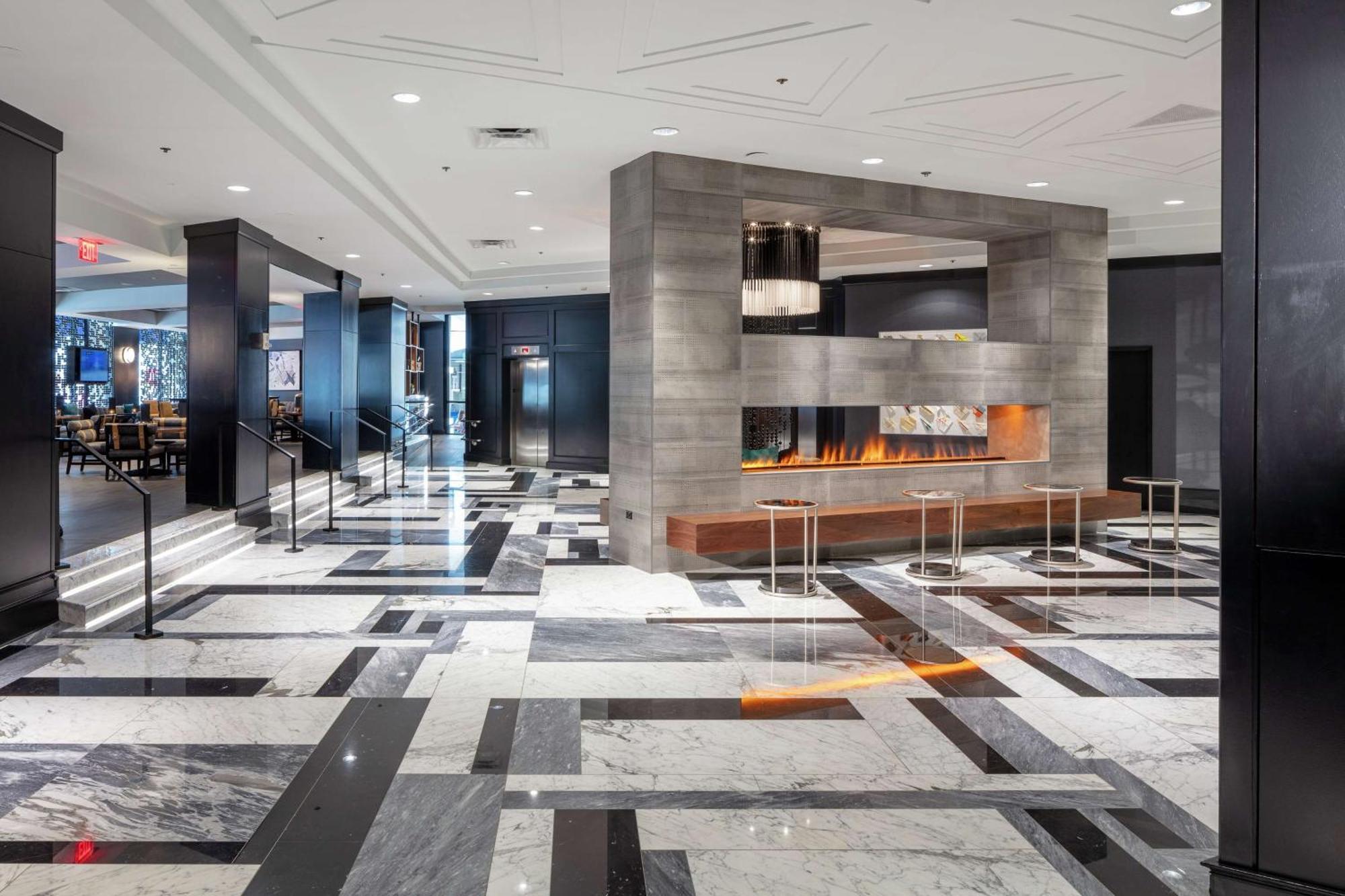 Отель Hilton Boston Back Bay Экстерьер фото